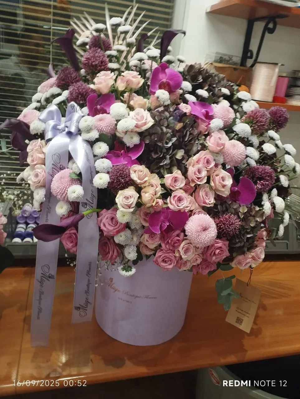 Çiçek kutusu bir çiçek senfonisidir